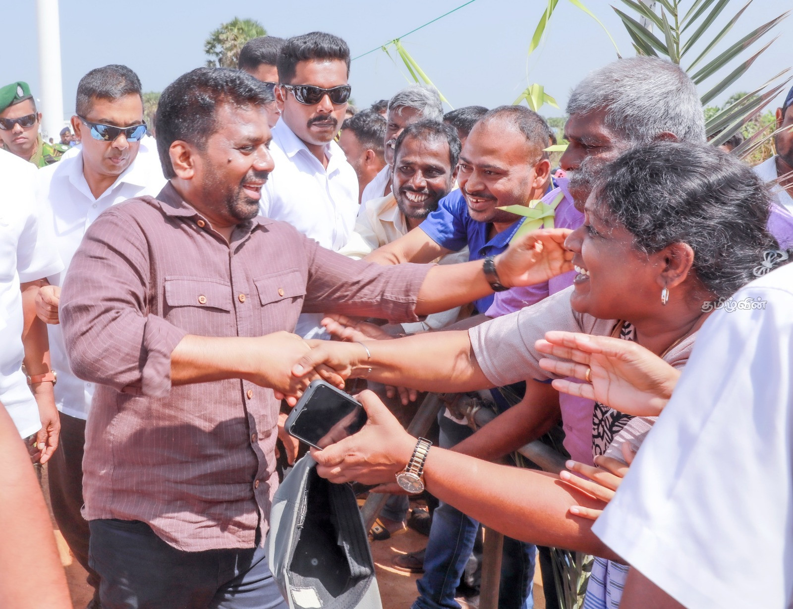 மன்னாரில் ஜனாதிபதி அநுர தலைமையில் உத்தியோகபூர்வமாக இணைக்கப்பட்ட தேசிய மின்கட்டமைப்பு